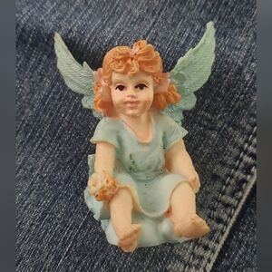 vintage fairy figurine In good pre owned condition